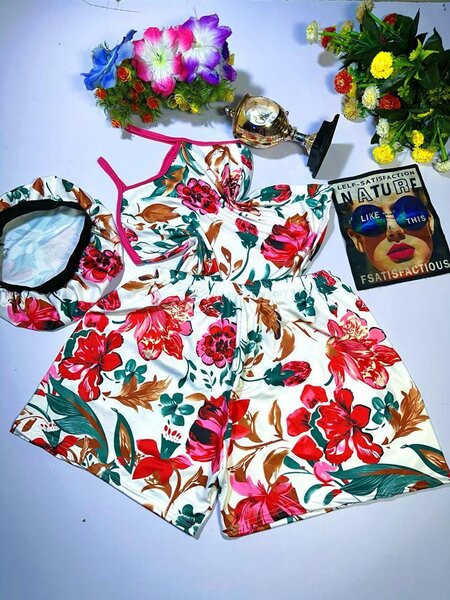 Combinaison florale d'été