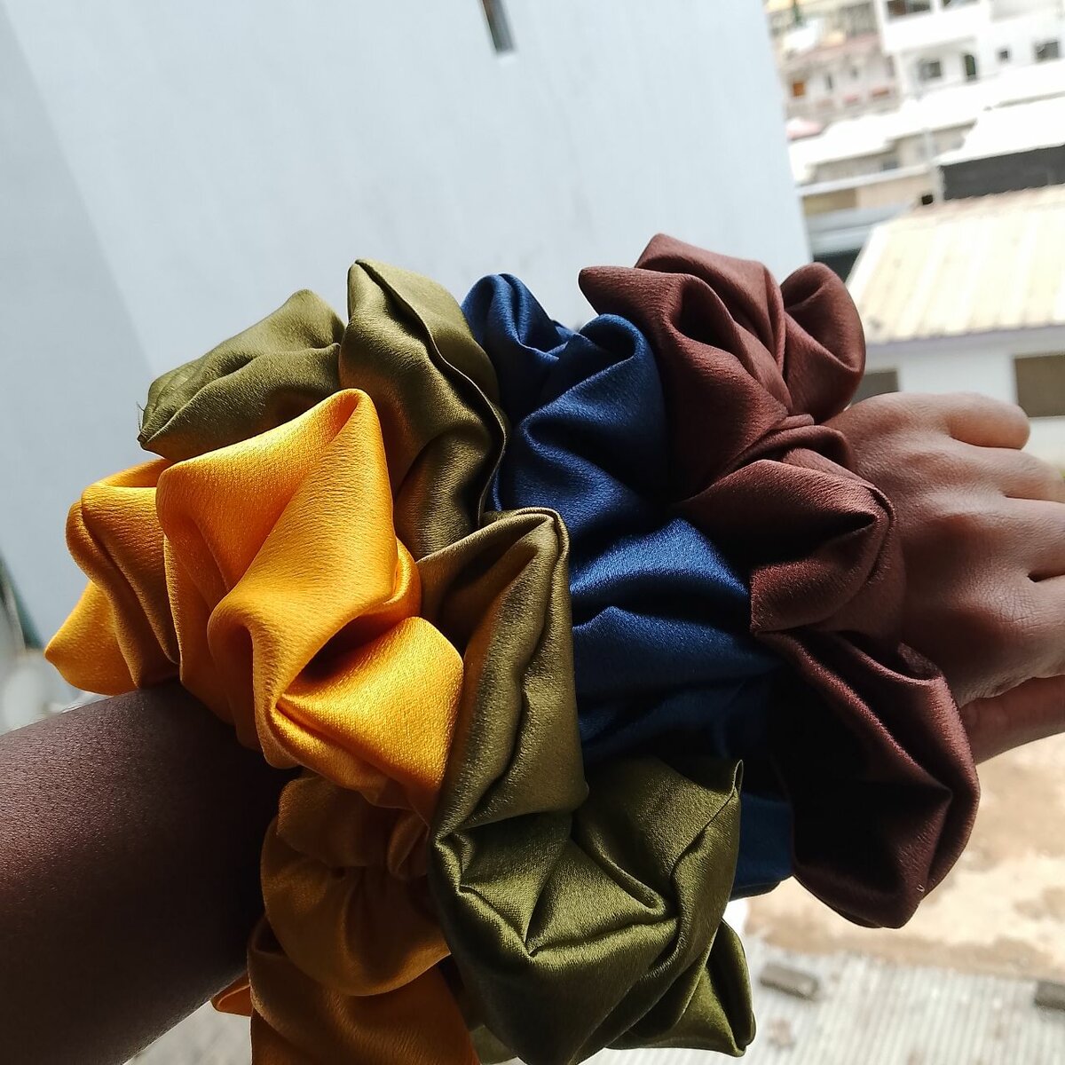 Chouchous cheveux satin colorés