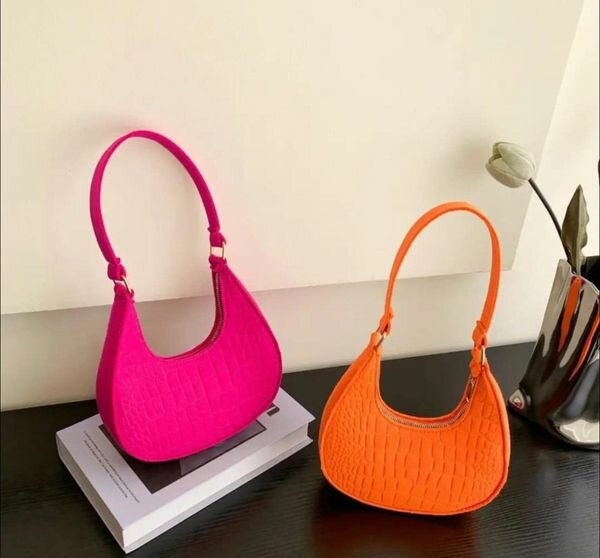 Beautiful and high-quality women's handbag