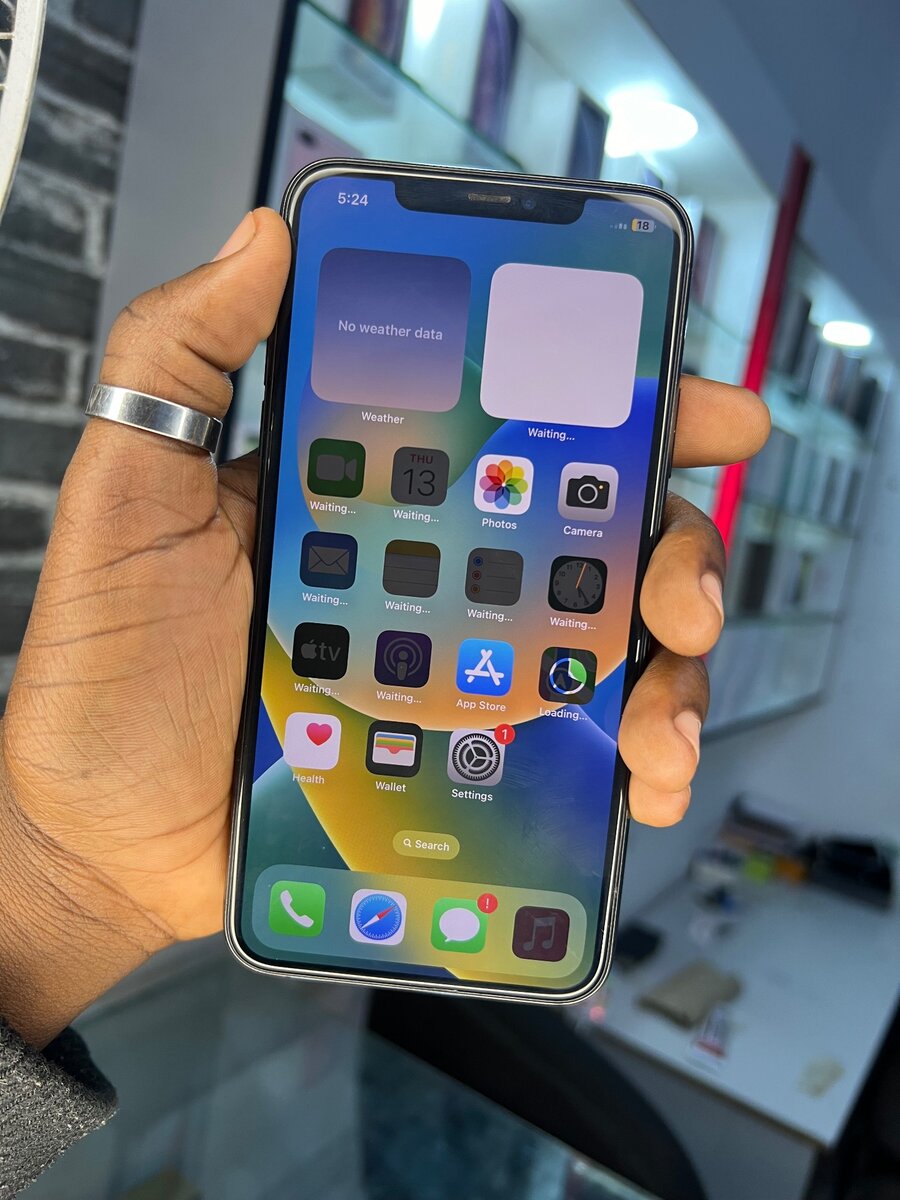 iPhone 11pro max 64GB