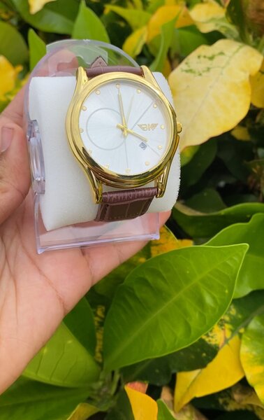 Branded leather wrist watch for men