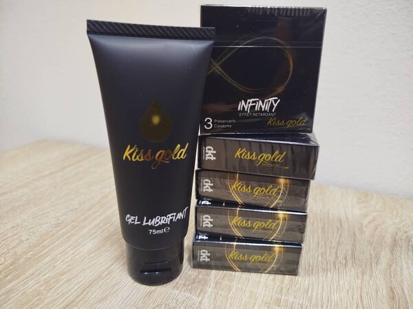 4 paquets de 3 préservatifs +