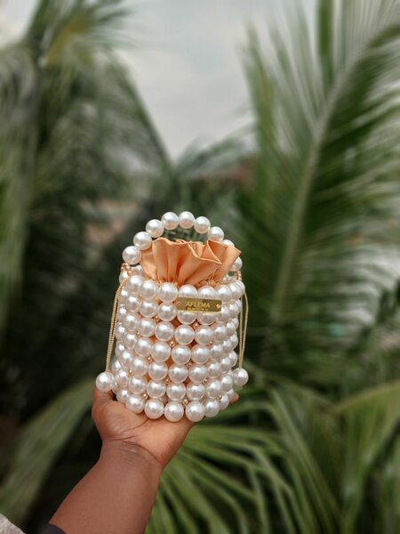 Sac à main perles élégant