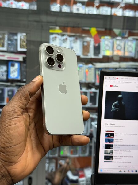 iPhone 15 pro 128 Giga