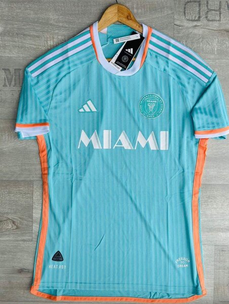 Maillot pro (original, authentique) disponible