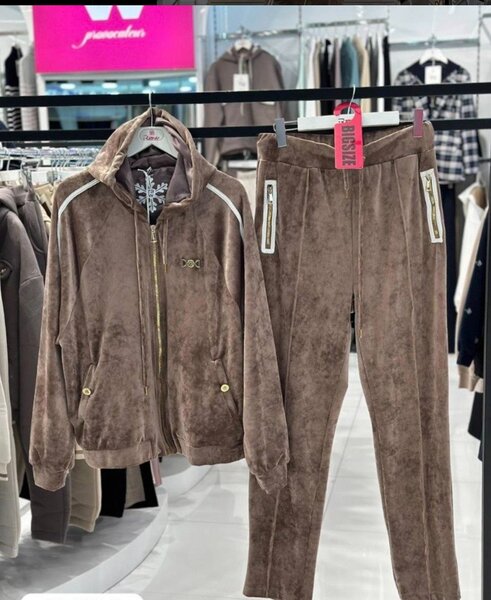 Велюровый женский костюм большемерки