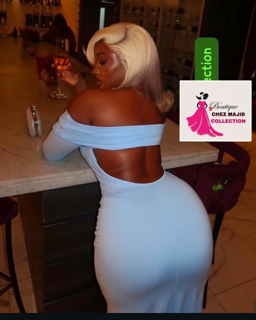 Robe élégante épaules dénudées