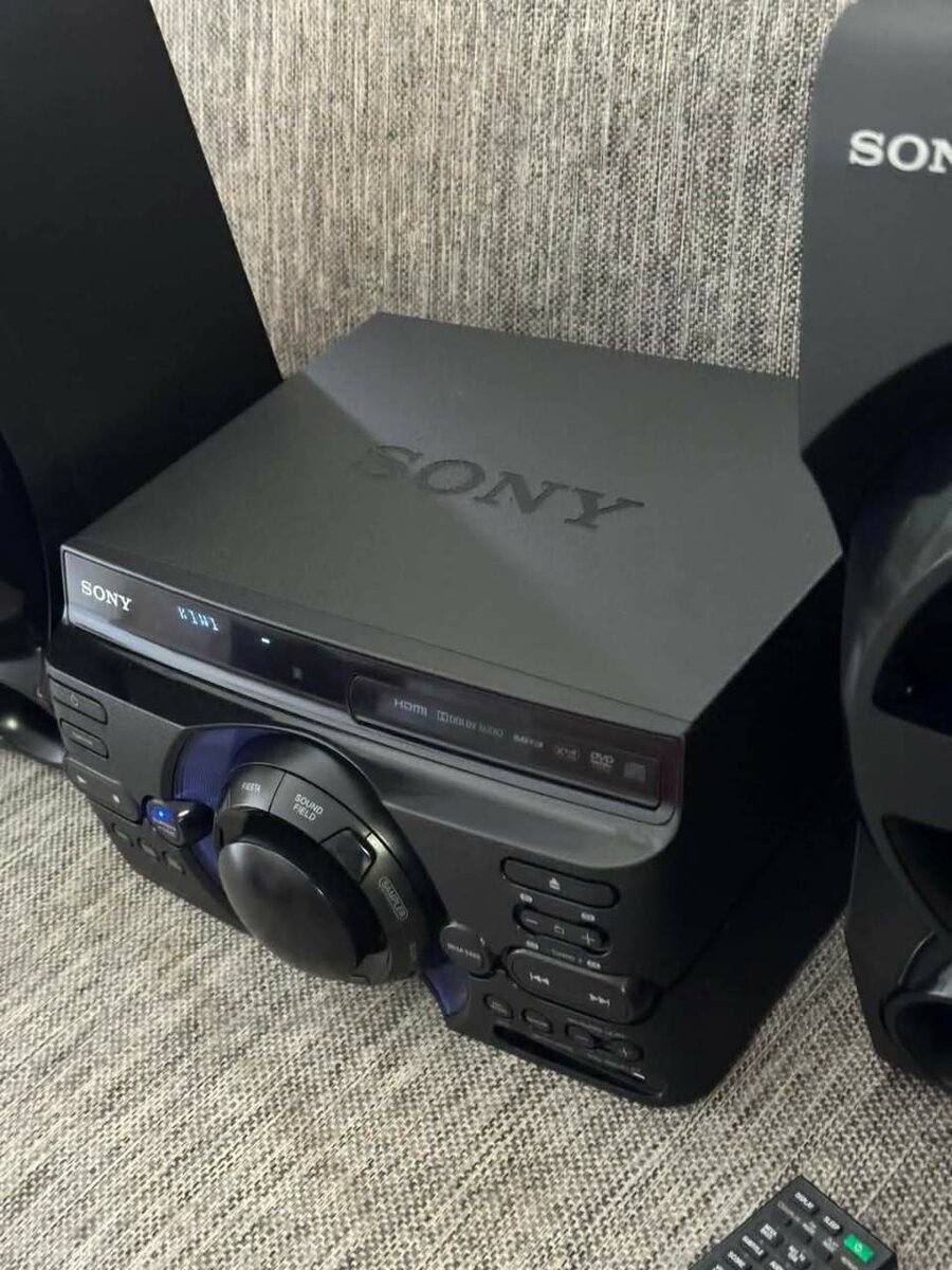 Sony. R3500