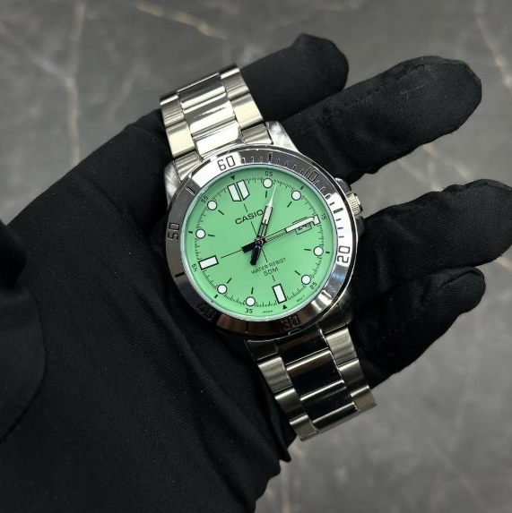 Casio зеленые часы 