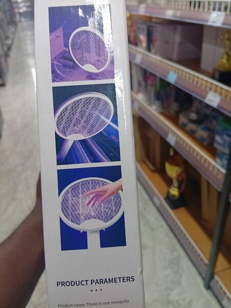 Raquette électrique anti-moustiques