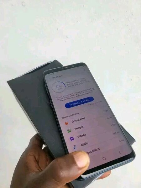 Samsung Galaxy S9 Smartphone
