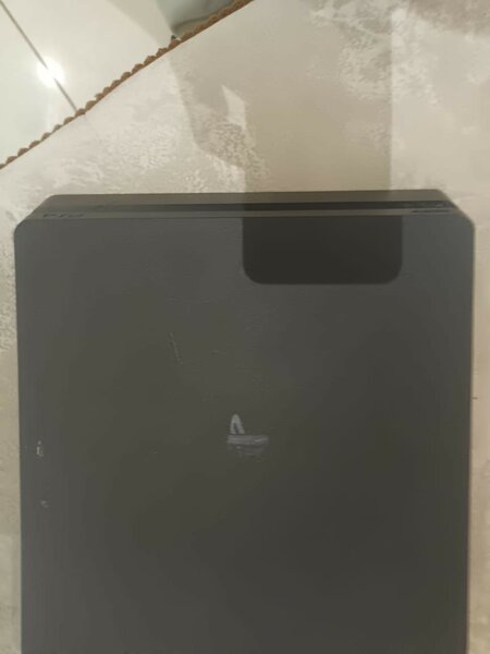 Ps4 slim console 1TB