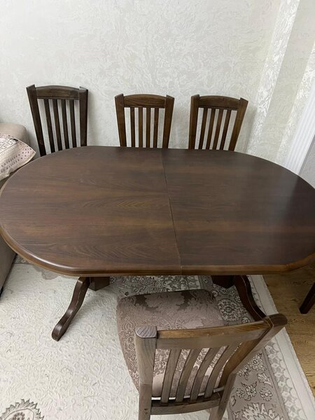 Стол со стульями