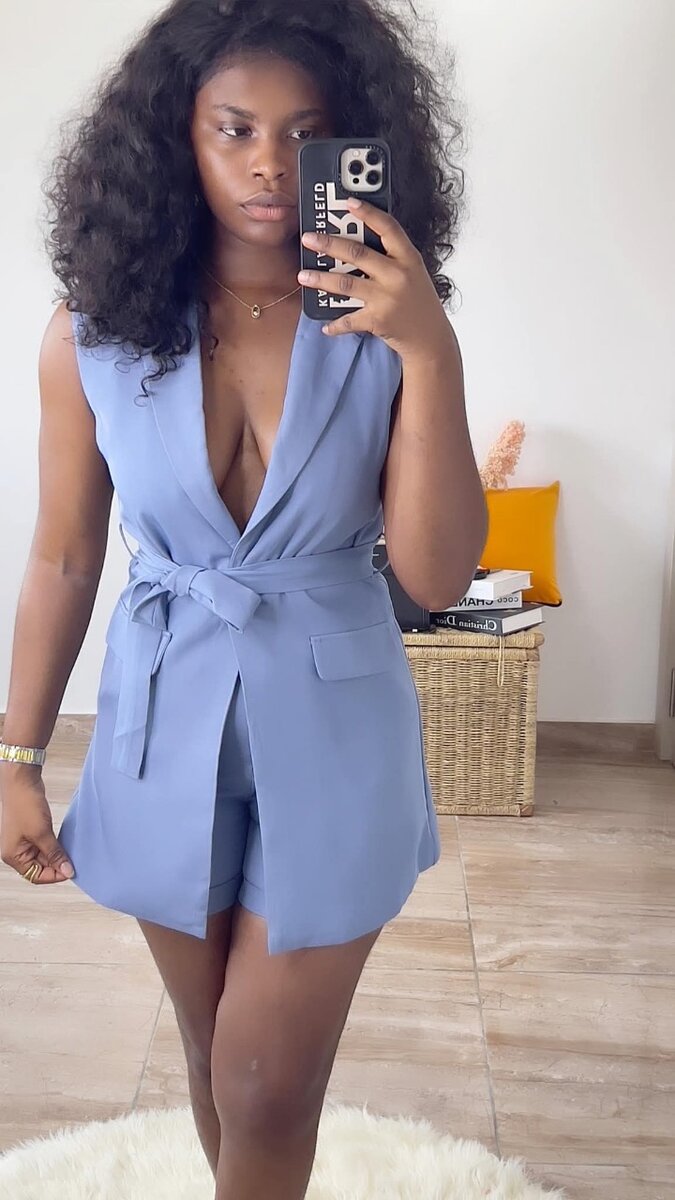 Combinaison sans manches élégante