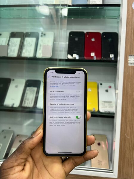 iPhone 11 simple Casi neuf 128Giga