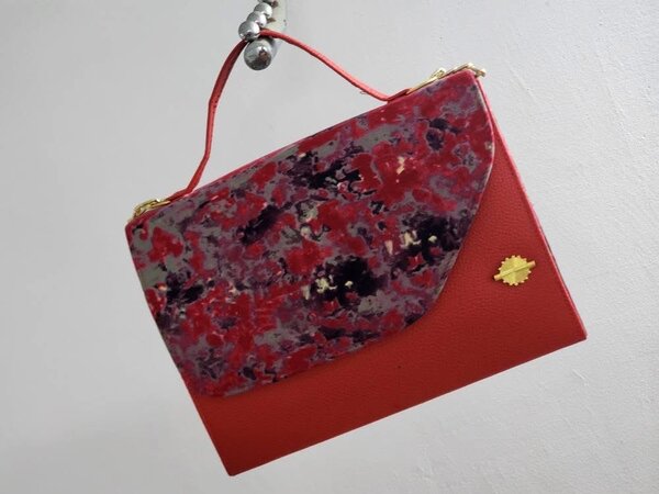 Sac à main élégant coloré