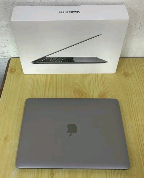 MacBook Pro 13” 2023