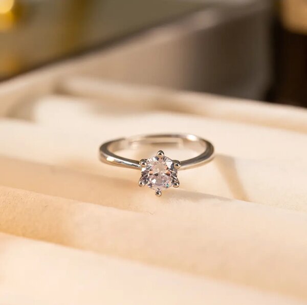 Bague de fiançailles ajustable