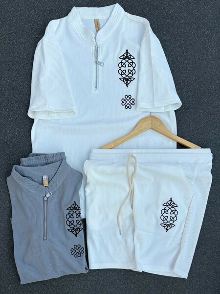 Ensemble de survêtement moderne