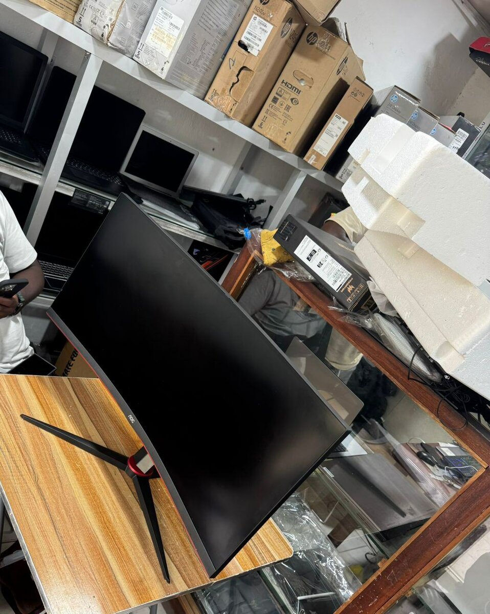 AOC Moniteur Gaming Courbé