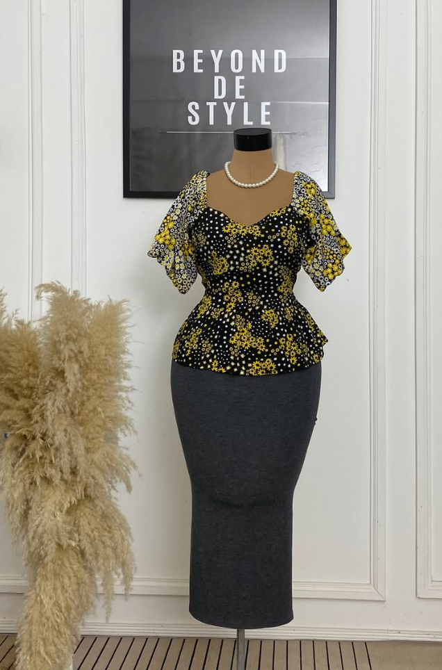 SWEET GIRL FLORAL BELTED TOP.