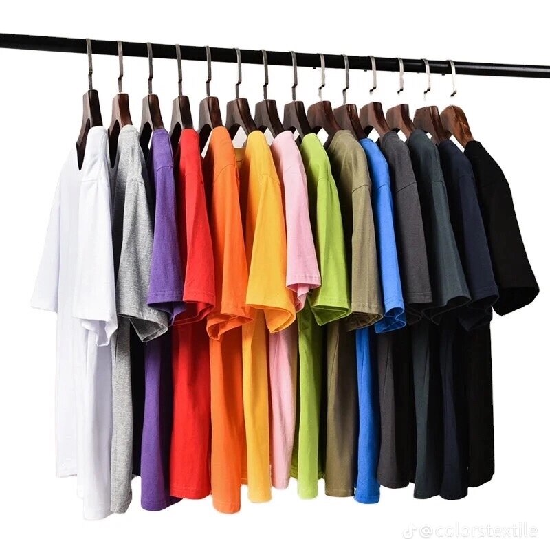 Ensemble de t-shirts colorés