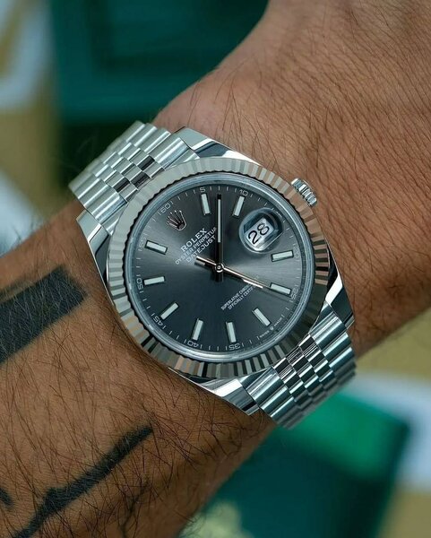 Montre de Luxe Homme Élegante