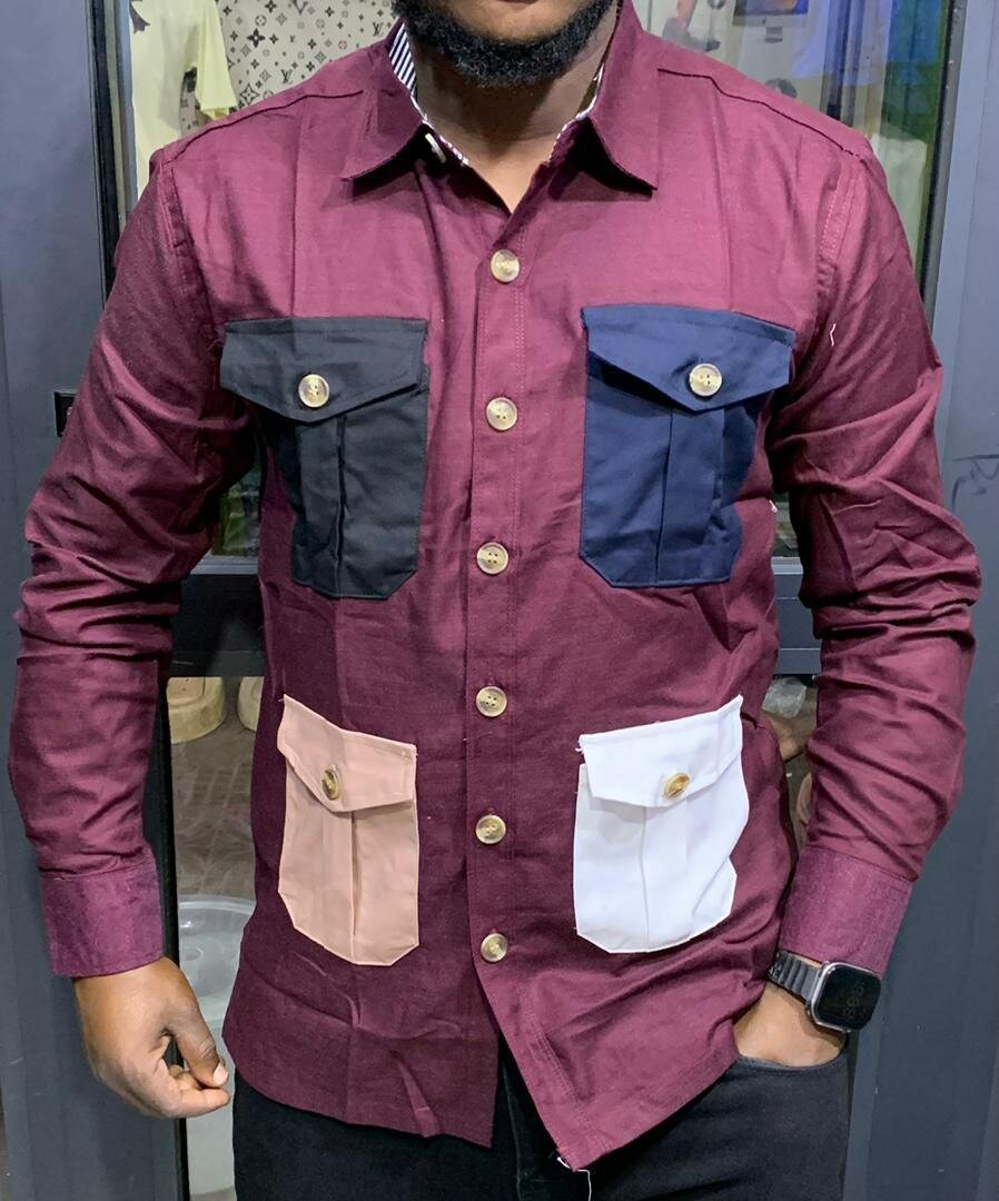 Chemise à poches colorées
