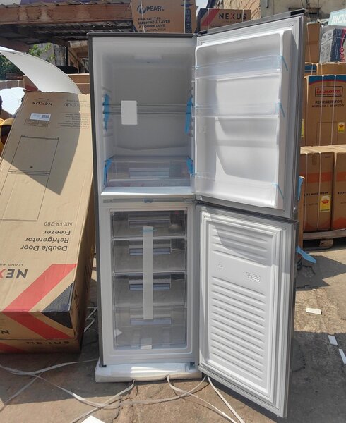 Nasco 2-20 Bottom freezer fridge