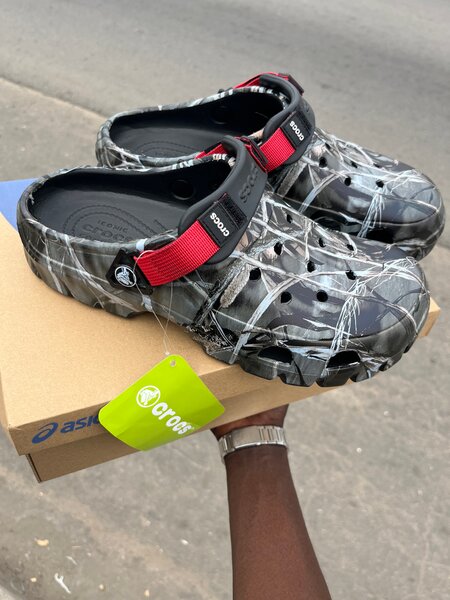 Crocs motifs