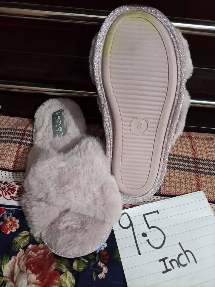 Ladies slippers