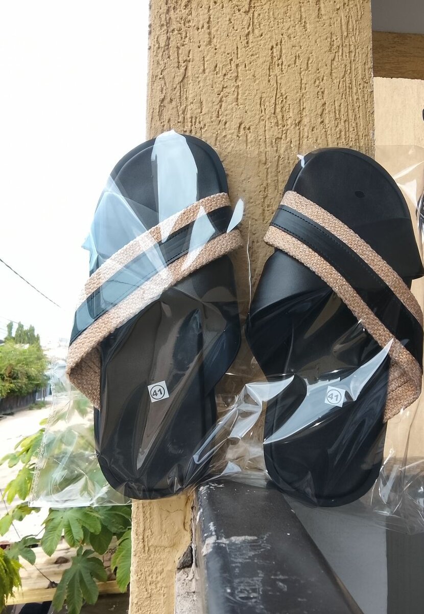 Sandales Croisées Élégantes