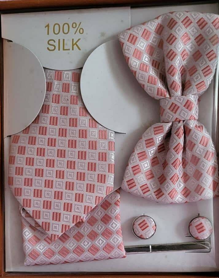 Noeud papillon en soie élégante