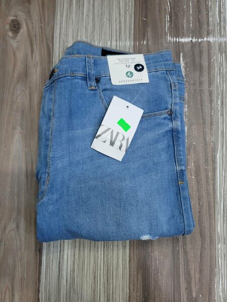 Stylish jeans with blue shade Zara