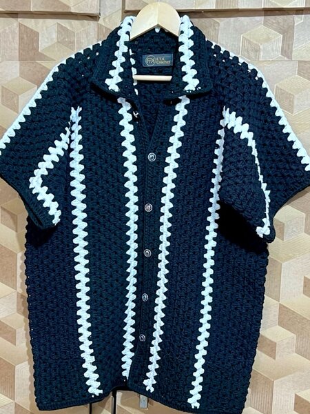 Cardigan en crochet rayé