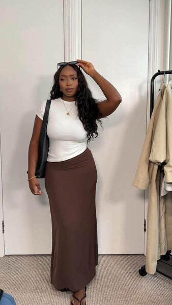 Jupe longue en marron et top