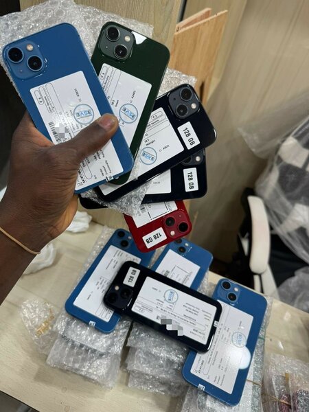 iPhone 13 128G quasi neuf