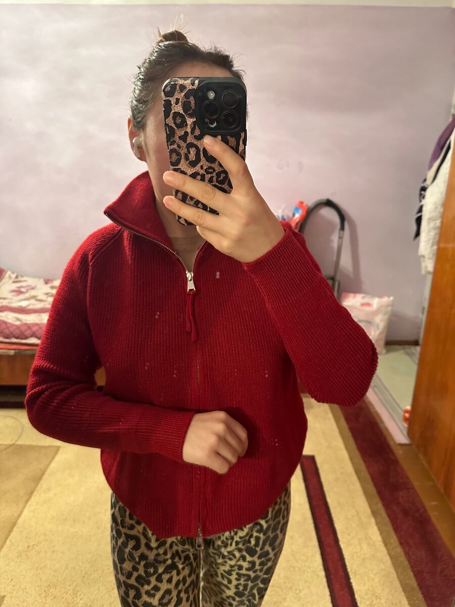 Свитер отличного качества