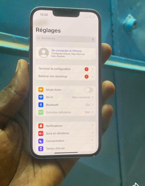 iPhone 13 simple