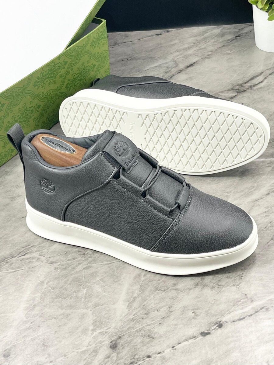 TIMBERLAND ASH AND WHITE