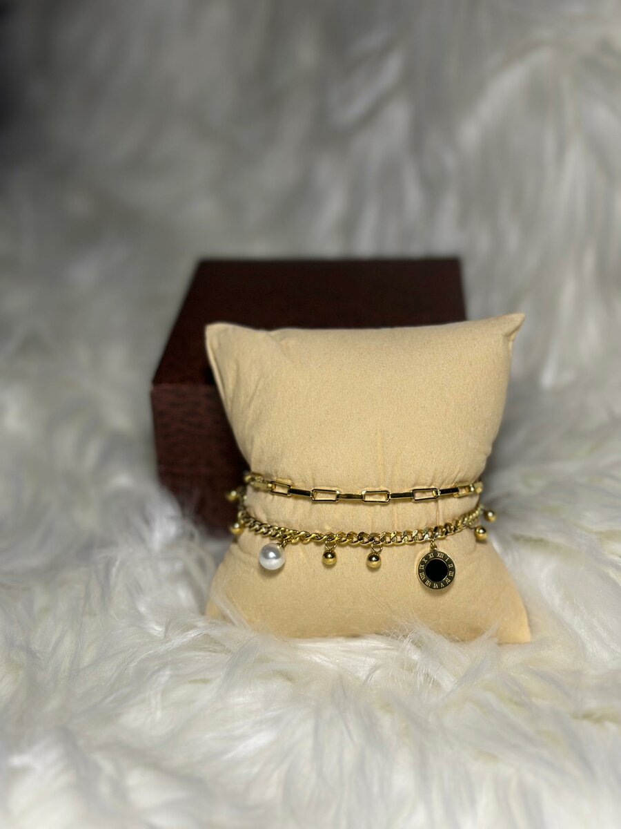 Bracelet en or avec pendentifs