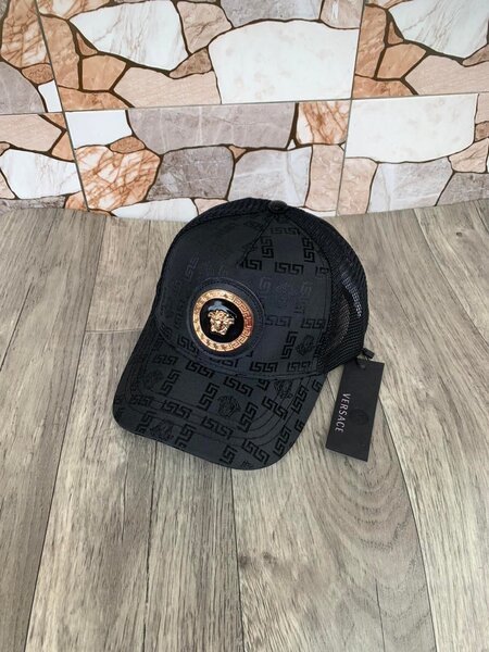 Casquette noire à logo élégant