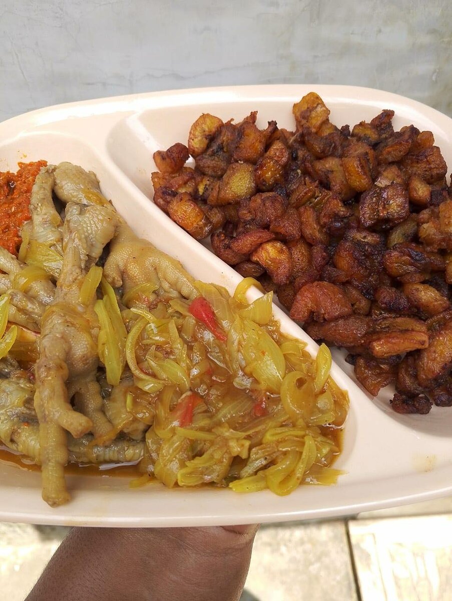 Alloco avec patte de poulet