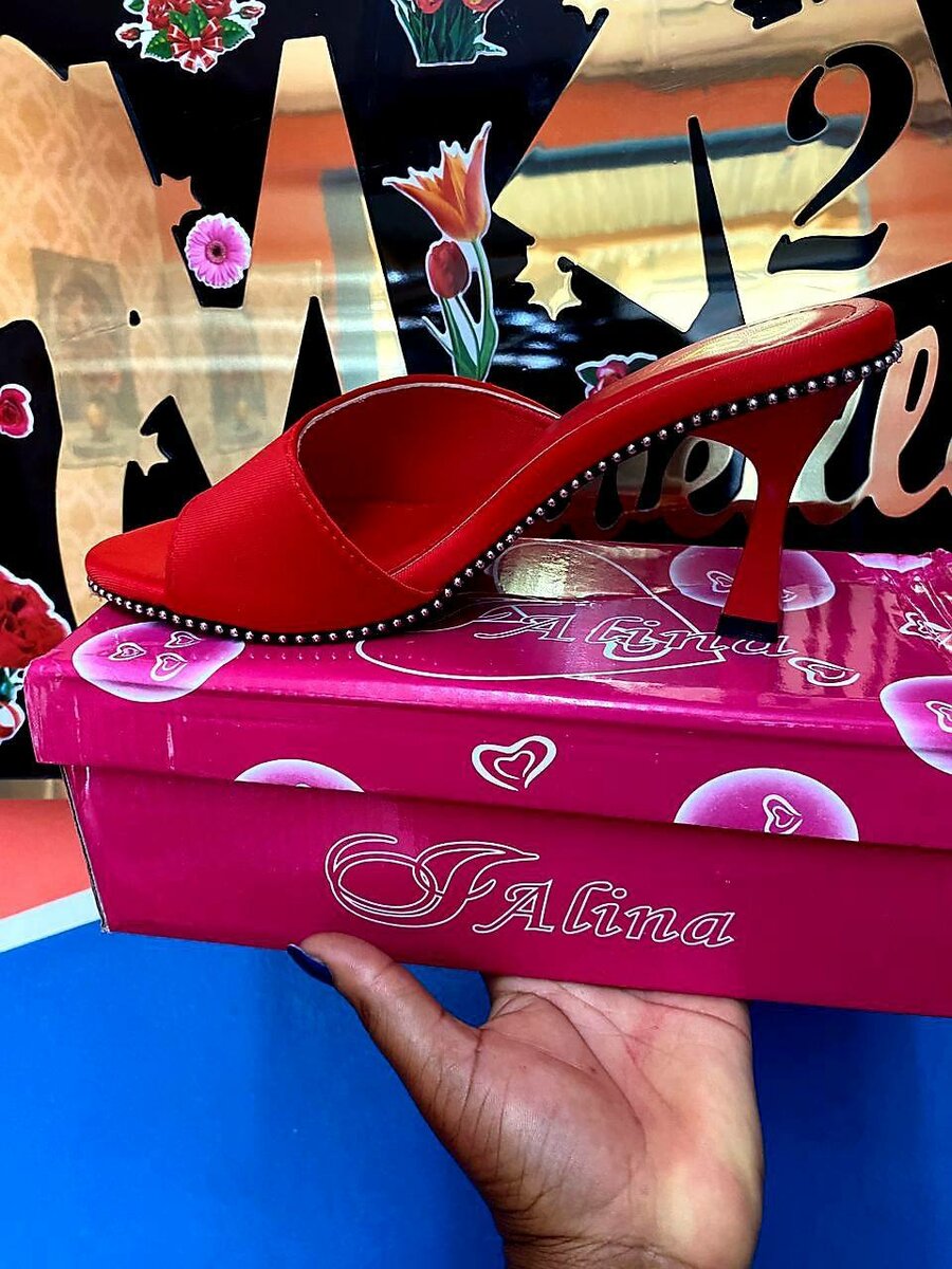 Mules à talons perlés