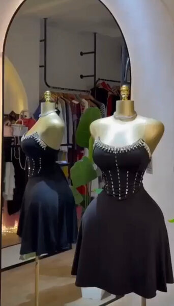 Robe Noire Cocktail Élégante