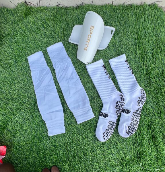 Protège-tibias et chaussettes de sport
