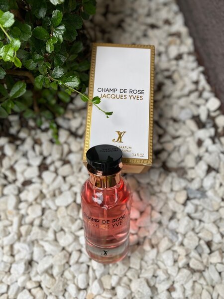 Parfum champ de rose