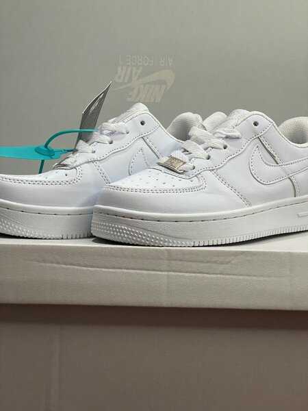 Baskets blanches en cuir élégantes