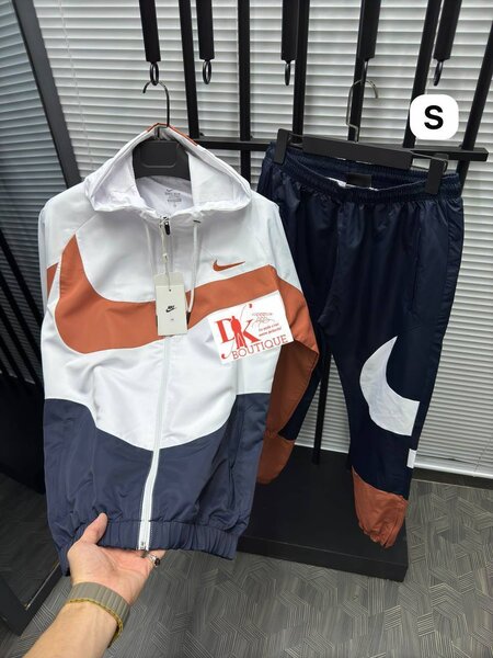 Ensemble de sport Nike moderne