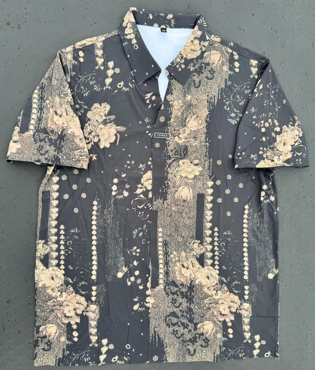 Chemise à motifs floraux élégante